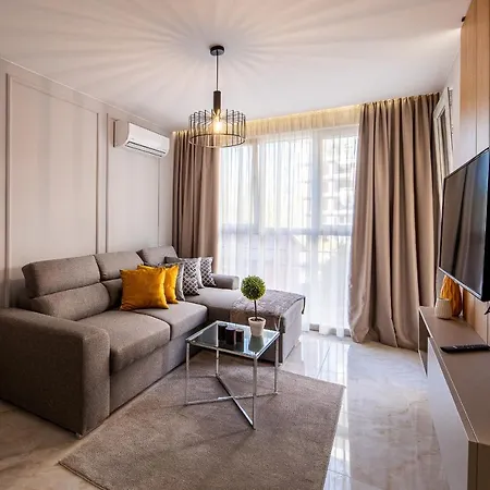 Aparthotel Emilia Romana Park 4*