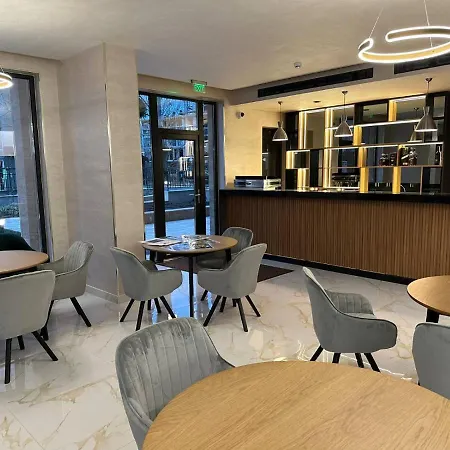 Emilia Romana Park Sluneční pobřeží