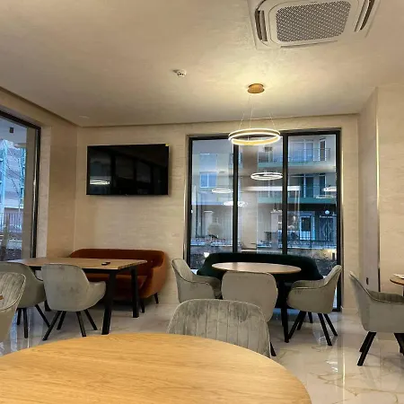 Aparthotel Emilia Romana Park