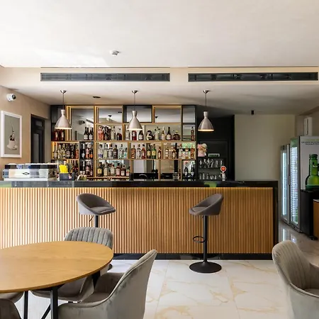 Aparthotel Emilia Romana Park 4*