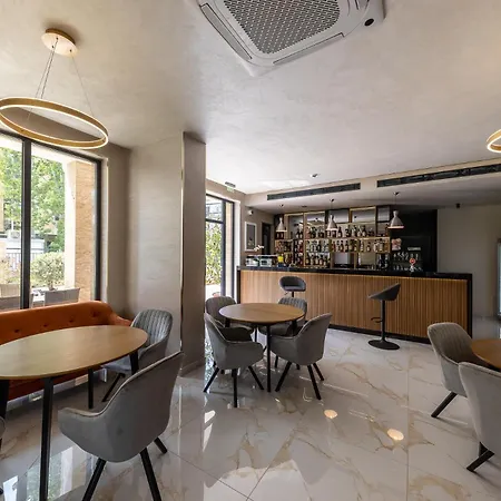 Hotel de apartamente Emilia Romana Park