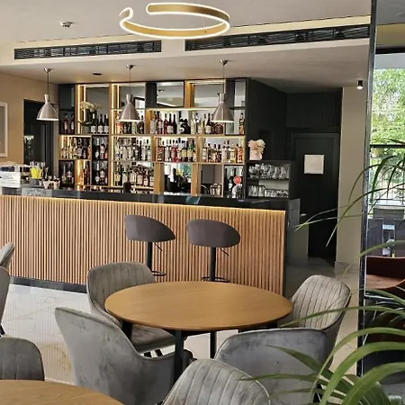 Hotel de apartamente Emilia Romana Park