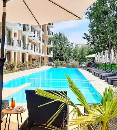 Emilia Romana Park Apart Otel 4*