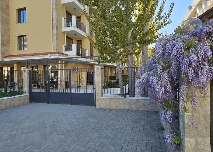 Emilia Romana Park Lejlighedshotel