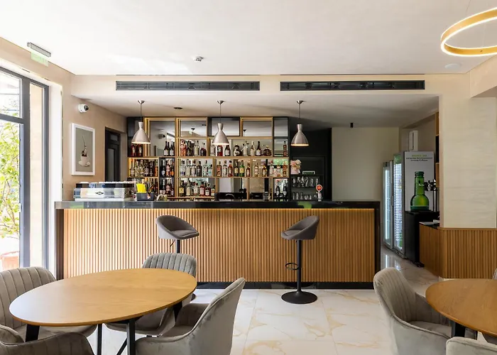 Lejlighedshotel Emilia Romana Park 4*