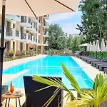 Emilia Romana Park Hotel apartamentowy 3*