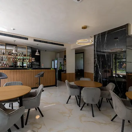 Emilia Romana Park Апартхотел