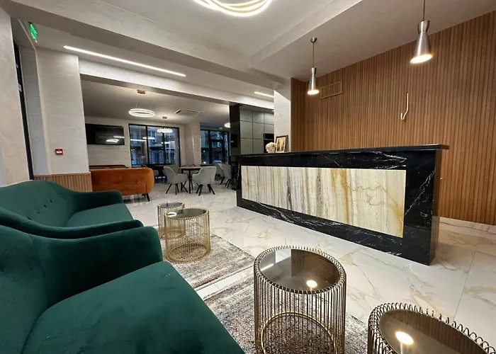 Апартхотел Emilia Romana Park 4*